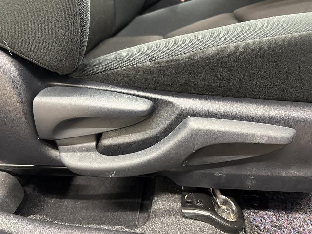 アクア Ｓスタイルブラック　ワンオーナー／衝突軽減ブレーキ／レーンキープアシスト／オートハイビーム／純正ナビ／バックカメラ／地デジ／オートライト／オートエアコン／スマートキー（34枚目）