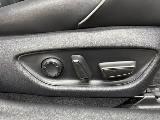 クラウンハイブリッド ＲＳアドバンス　サンルーフ／黒革／純正８型ナビ／全周囲／デジタルインナーミラー／追従クルコン／ＢＳＭ／パワーシート／シートヒーター／パーキングアシスト／オートハイビーム／ＬＥＤヘッドライト／ＥＴＣ／スマートキー（12枚目）