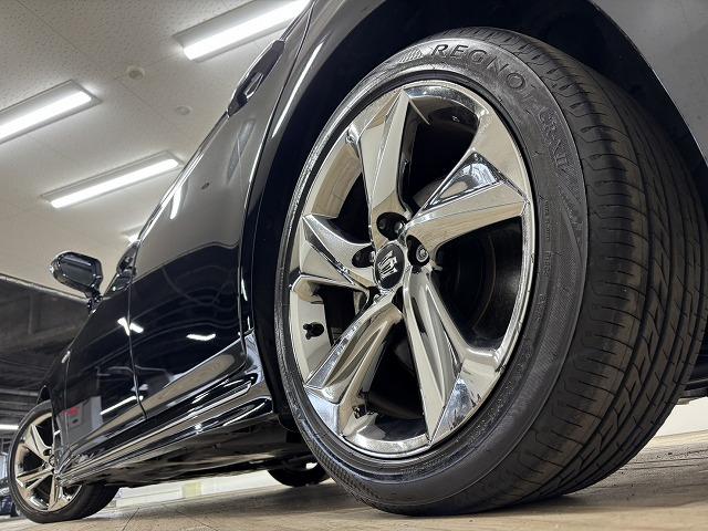 クラウンハイブリッド ＲＳアドバンス　サンルーフ／黒革／純正８型ナビ／全周囲／デジタルインナーミラー／追従クルコン／ＢＳＭ／パワーシート／シートヒーター／パーキングアシスト／オートハイビーム／ＬＥＤヘッドライト／ＥＴＣ／スマートキー（30枚目）