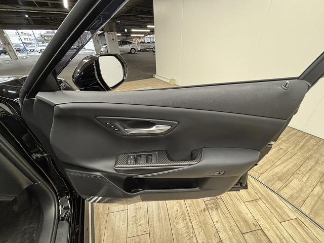 クラウンハイブリッド ＲＳアドバンス　サンルーフ／黒革／純正８型ナビ／全周囲／デジタルインナーミラー／追従クルコン／ＢＳＭ／パワーシート／シートヒーター／パーキングアシスト／オートハイビーム／ＬＥＤヘッドライト／ＥＴＣ／スマートキー（41枚目）