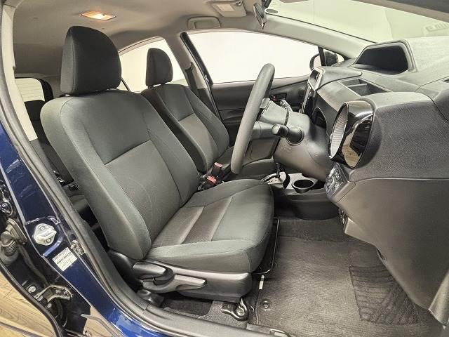 アクア Ｓスタイルブラック　後期／ワンオーナー／純正ナビ／地デジ／バックカメラ／衝突軽減ブレーキ／レーンキープアシスト／オートハイビーム／ＥＴＣ／スマートキー／プッシュスタート（5枚目）