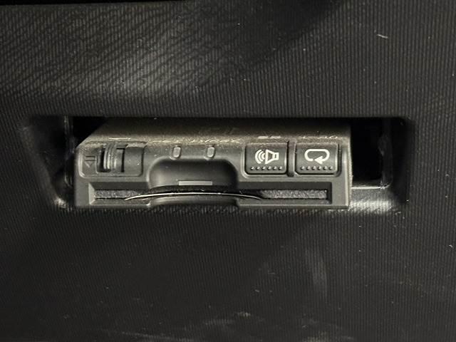 アクア Ｓスタイルブラック　後期／ワンオーナー／純正ナビ／地デジ／バックカメラ／衝突軽減ブレーキ／レーンキープアシスト／オートハイビーム／ＥＴＣ／スマートキー／プッシュスタート（11枚目）