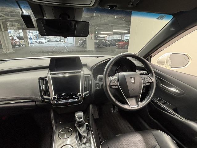 クラウンハイブリッド ＲＳ　Ａｄｖａｎｃｅ　黒革シート／純正８インチナビ／地デジ／バックカメラ／レーダークルコン／レーンキープアシスト／デジタルインナーミラー／オートハイビーム／ＬＥＤヘッドライト／ＢＳＭ／ＥＴＣ／パワーシート（22枚目）