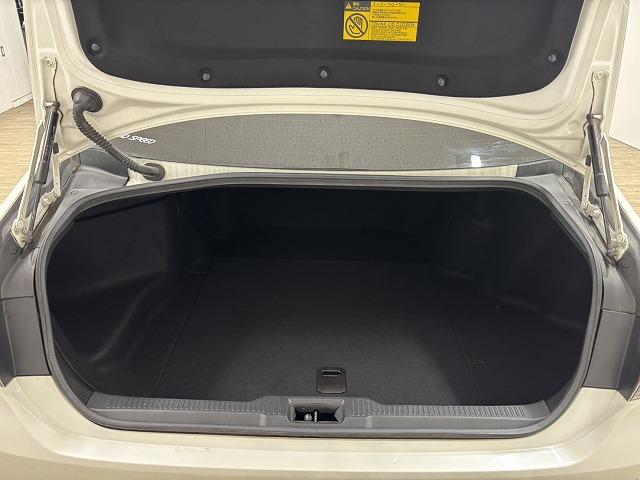 クラウンハイブリッド ＲＳ　Ａｄｖａｎｃｅ　黒革シート／純正８インチナビ／地デジ／バックカメラ／レーダークルコン／レーンキープアシスト／デジタルインナーミラー／オートハイビーム／ＬＥＤヘッドライト／ＢＳＭ／ＥＴＣ／パワーシート（26枚目）