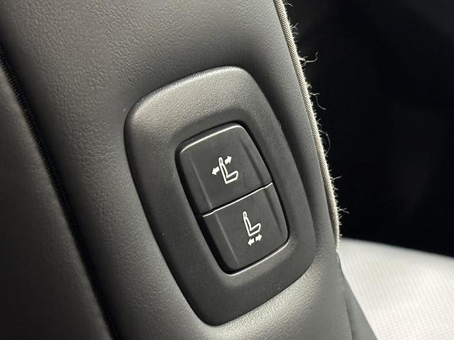 クラウンハイブリッド ＲＳ　Ａｄｖａｎｃｅ　黒革シート／純正８インチナビ／地デジ／バックカメラ／レーダークルコン／レーンキープアシスト／デジタルインナーミラー／オートハイビーム／ＬＥＤヘッドライト／ＢＳＭ／ＥＴＣ／パワーシート（42枚目）