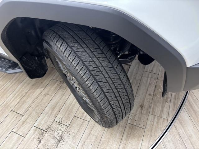 ランドクルーザー250 VX サンルーフ/トヨタチームメイト/純正12.3型ナビ地デジ/全周囲/寒冷地仕様/デジタルインナーミラー/黒革/シートベンチレーション/BSM/追従クルコン/パワーバックドア/オートハイビーム/ETC(32枚目)