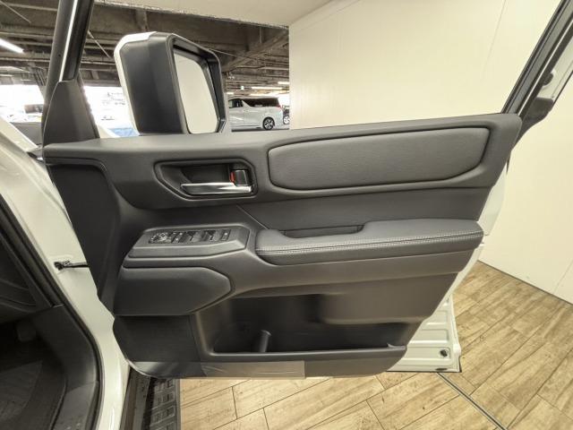 ランドクルーザー250 VX サンルーフ/トヨタチームメイト/純正12.3型ナビ地デジ/全周囲/寒冷地仕様/デジタルインナーミラー/黒革/シートベンチレーション/BSM/追従クルコン/パワーバックドア/オートハイビーム/ETC(39枚目)