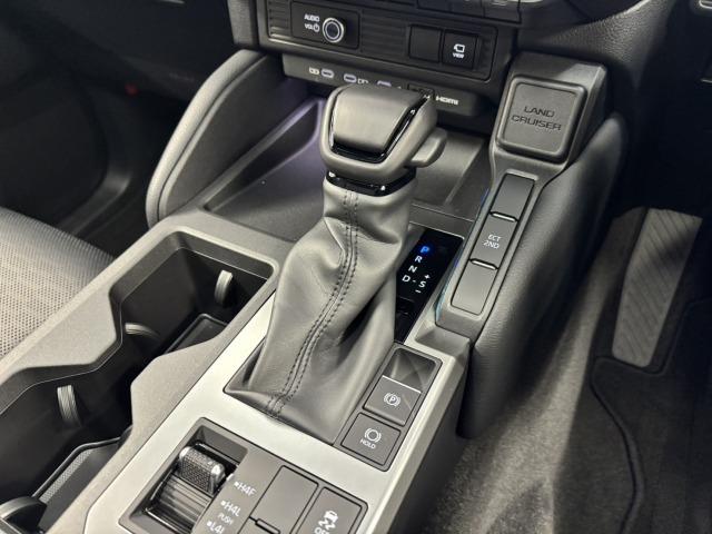 ランドクルーザー250 VX サンルーフ/トヨタチームメイト/純正12.3型ナビ地デジ/全周囲/寒冷地仕様/デジタルインナーミラー/黒革/シートベンチレーション/BSM/追従クルコン/パワーバックドア/オートハイビーム/ETC(57枚目)