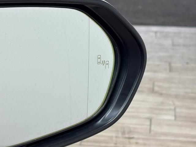 カムリ Ｇレザーパッケージ　純正９インチナビ／地デジ／バックカメラ／トヨタセーフティー／レーダークルコン／レーンキープアシスト／パワーシート／シートヒーター／ＬＥＤヘッドライト／オートハイビーム／ＥＴＣ／ＢＳＭ／スマートキー（8枚目）