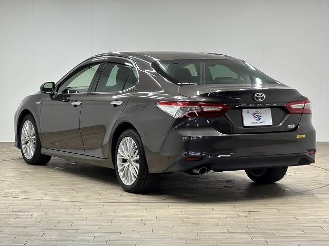 カムリ Ｇレザーパッケージ　純正９インチナビ／地デジ／バックカメラ／トヨタセーフティー／レーダークルコン／レーンキープアシスト／パワーシート／シートヒーター／ＬＥＤヘッドライト／オートハイビーム／ＥＴＣ／ＢＳＭ／スマートキー（16枚目）