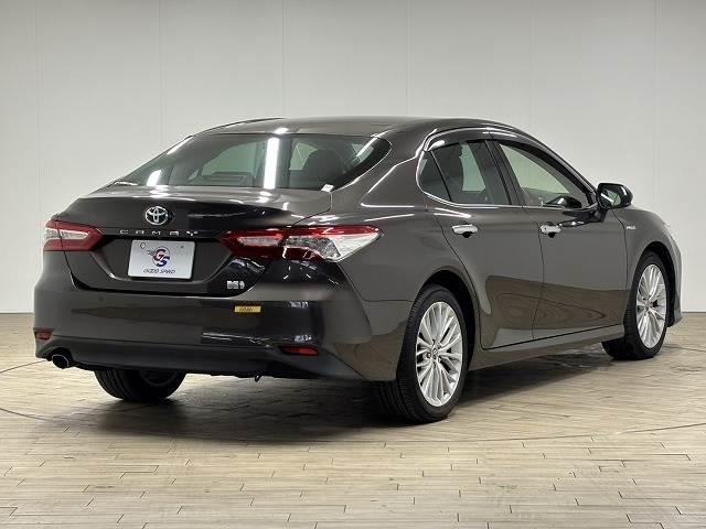 カムリ Ｇレザーパッケージ　純正９インチナビ／地デジ／バックカメラ／トヨタセーフティー／レーダークルコン／レーンキープアシスト／パワーシート／シートヒーター／ＬＥＤヘッドライト／オートハイビーム／ＥＴＣ／ＢＳＭ／スマートキー（17枚目）