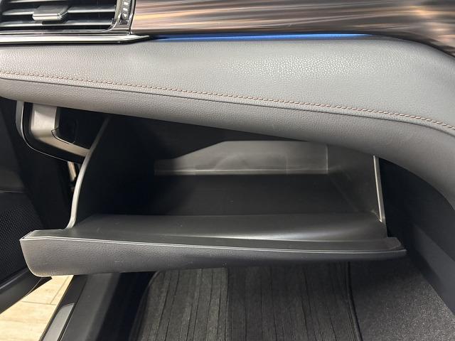 カムリ Ｇレザーパッケージ　純正９インチナビ／地デジ／バックカメラ／トヨタセーフティー／レーダークルコン／レーンキープアシスト／パワーシート／シートヒーター／ＬＥＤヘッドライト／オートハイビーム／ＥＴＣ／ＢＳＭ／スマートキー（36枚目）