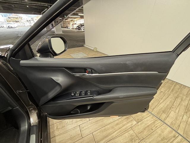 カムリ Ｇレザーパッケージ　純正９インチナビ／地デジ／バックカメラ／トヨタセーフティー／レーダークルコン／レーンキープアシスト／パワーシート／シートヒーター／ＬＥＤヘッドライト／オートハイビーム／ＥＴＣ／ＢＳＭ／スマートキー（37枚目）