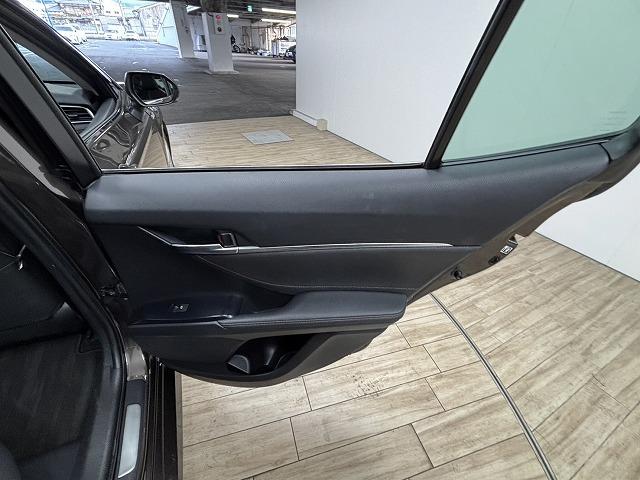 カムリ Ｇレザーパッケージ　純正９インチナビ／地デジ／バックカメラ／トヨタセーフティー／レーダークルコン／レーンキープアシスト／パワーシート／シートヒーター／ＬＥＤヘッドライト／オートハイビーム／ＥＴＣ／ＢＳＭ／スマートキー（41枚目）