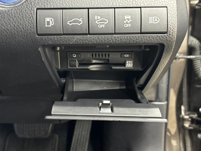 カムリ Ｇレザーパッケージ　純正９インチナビ／地デジ／バックカメラ／トヨタセーフティー／レーダークルコン／レーンキープアシスト／パワーシート／シートヒーター／ＬＥＤヘッドライト／オートハイビーム／ＥＴＣ／ＢＳＭ／スマートキー（57枚目）