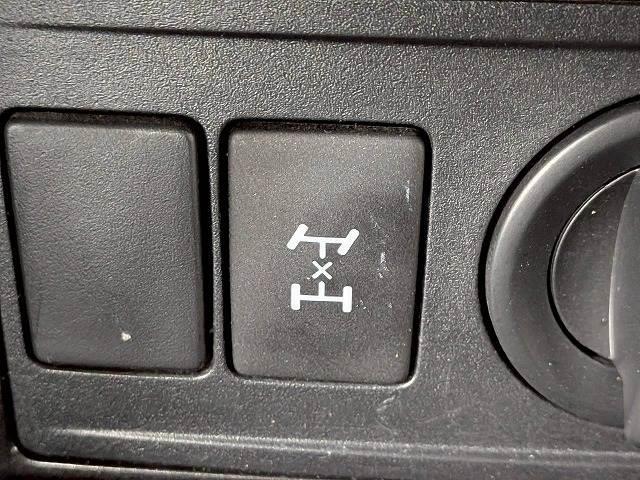 ランドクルーザープラド TX ワンオーナー/サンルーフ/ブラックルーフレール/純正ナビ/地デジ/バックカメラ/センターデフロック/ダウンヒルアシスト/ETC/LEDヘッドライト/オートライト/ヘッドライトウォッシャー/スマートキー(9枚目)