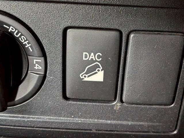 ランドクルーザープラド TX ワンオーナー/サンルーフ/ブラックルーフレール/純正ナビ/地デジ/バックカメラ/センターデフロック/ダウンヒルアシスト/ETC/LEDヘッドライト/オートライト/ヘッドライトウォッシャー/スマートキー(10枚目)