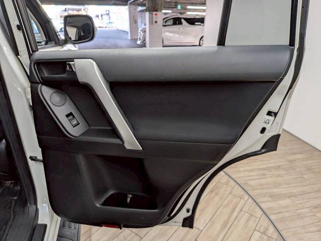 ランドクルーザープラド TX ワンオーナー/サンルーフ/ブラックルーフレール/純正ナビ/地デジ/バックカメラ/センターデフロック/ダウンヒルアシスト/ETC/LEDヘッドライト/オートライト/ヘッドライトウォッシャー/スマートキー(46枚目)