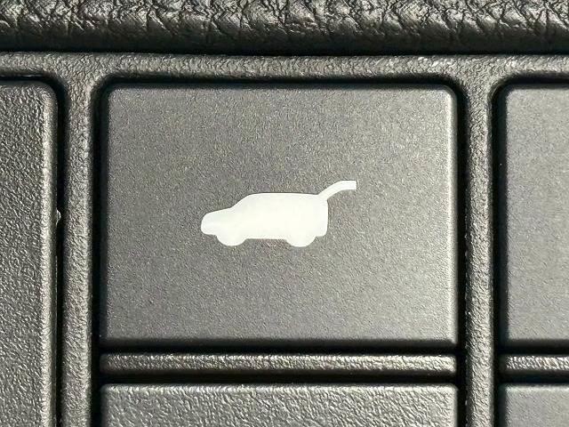 ヴェゼル e:HEV Z 純正9インチナビ/地デジ/バックカメラ/レーダークルコン/レーンキープアシスト/パワーバックドア/ダウンヒルアシスト/シートヒーター/クリアランスソナー/BSM/ETC/電動パーキングブレーキ(10枚目)