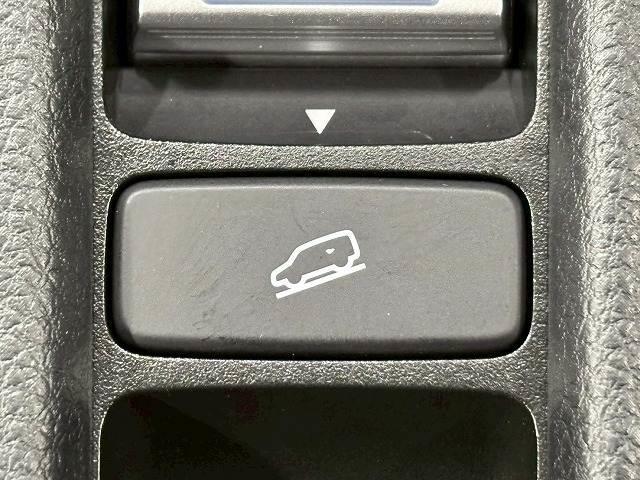 ヴェゼル e:HEV Z 純正9インチナビ/地デジ/バックカメラ/レーダークルコン/レーンキープアシスト/パワーバックドア/ダウンヒルアシスト/シートヒーター/クリアランスソナー/BSM/ETC/電動パーキングブレーキ(11枚目)