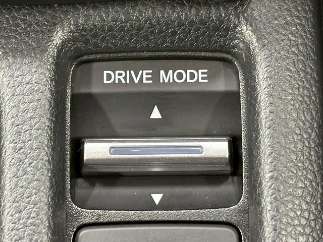 ヴェゼル e:HEV Z 純正9インチナビ/地デジ/バックカメラ/レーダークルコン/レーンキープアシスト/パワーバックドア/ダウンヒルアシスト/シートヒーター/クリアランスソナー/BSM/ETC/電動パーキングブレーキ(42枚目)