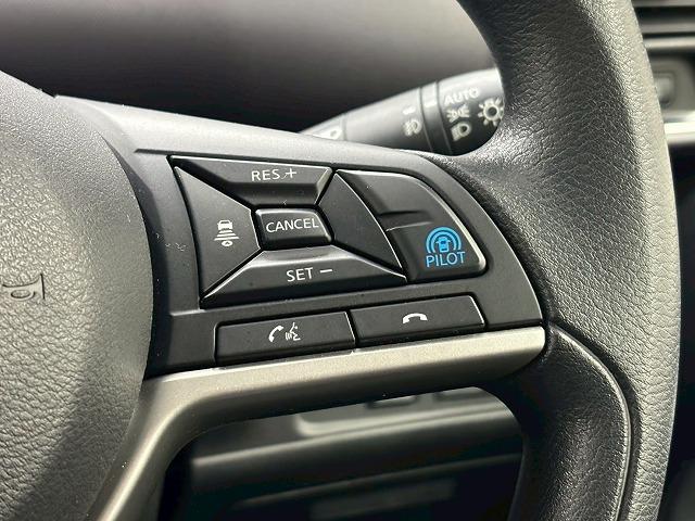 セレナ ハイブリッド e-POWER XV 7人 ワンオーナー/純正10型ナビ地デジ/全周囲/11型後席モニター/プロパイロット/両側電動スライドドア/デジタルインナーミラー/LED/ETC/スマートキー/オートエアコン/オートライト(31枚目)