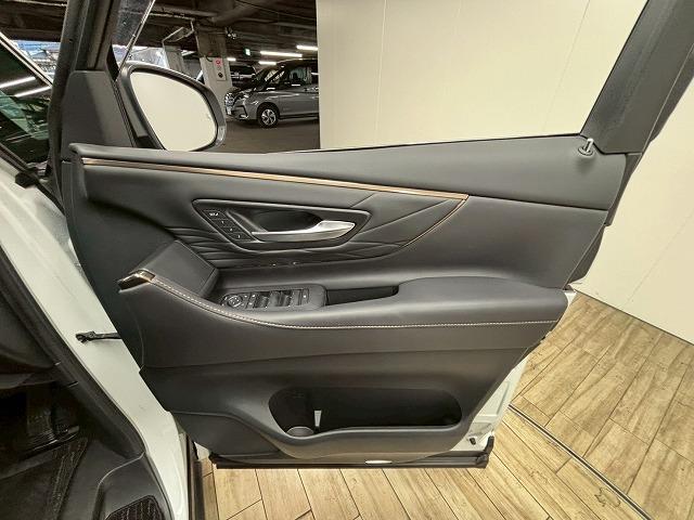アルファードハイブリッド Z ユニバーサルステップ/純正14型ナビ/全周囲/黒革/左右独立ムーンルーフ/パワーシート/シートベンチレーション/デジタルインナーミラー/追従クルコン/BSM/両側電動/電動リアゲート/ETC(38枚目)