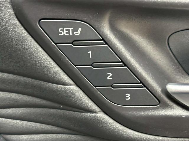 アルファードハイブリッド Z ユニバーサルステップ/純正14型ナビ/全周囲/黒革/左右独立ムーンルーフ/パワーシート/シートベンチレーション/デジタルインナーミラー/追従クルコン/BSM/両側電動/電動リアゲート/ETC(40枚目)