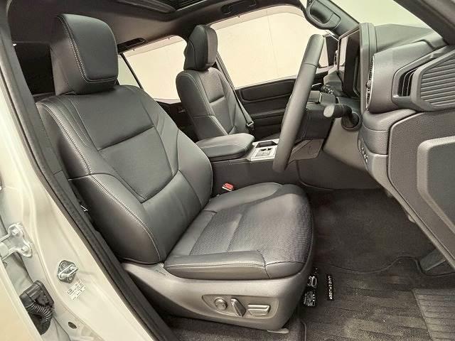 ランドクルーザー250 VX 丸目LEDヘッドライト/サンルーフ/ルーフレール/純正12.3インチナビ/全周囲/追従クルコン/パワーバックドア/レーンキープ/黒革/ベンチレーション/デジタルインナーミラー/BSM/ETC2.0(5枚目)