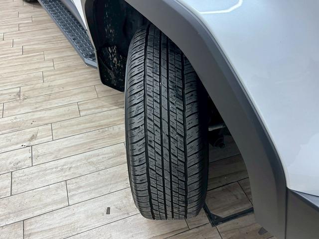 ランドクルーザー250 VX 丸目LEDヘッドライト/サンルーフ/ルーフレール/純正12.3インチナビ/全周囲/追従クルコン/パワーバックドア/レーンキープ/黒革/ベンチレーション/デジタルインナーミラー/BSM/ETC2.0(32枚目)