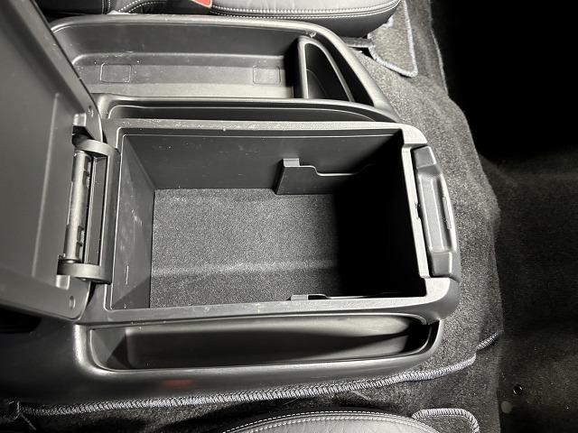 ハイエースバン スーパーGL ダークプライムII ワイド アルパイン11インチナビ/12.8インチ後席フリップダウンモニター/モデリスタスポイラー/ハーフレザー/デジタルインナーミラー/ETC2.0/衝突軽減ブレーキ/オートハイビーム/スマートキー(36枚目)