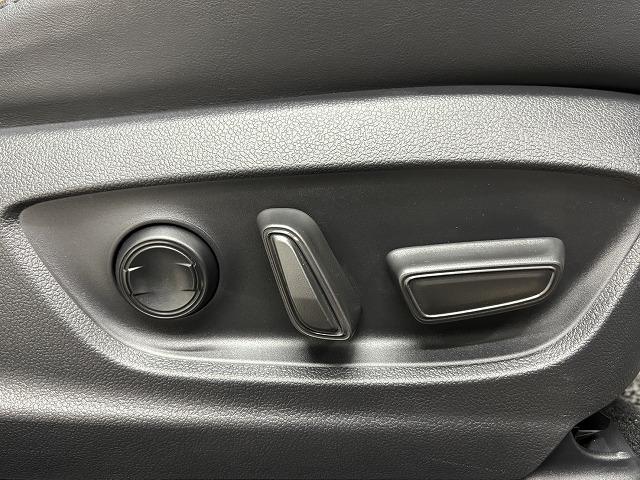 クラウンクロスオーバー RSアドバンスド サンルーフ/純正12.3インチ/全方位カメラ/レーダークルコン/パワーバックドア/黒茶革シート/パワーシート/シートメモリー/シートベンチレーション/パーキングアシスト/スマートキー(34枚目)