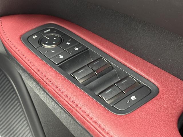 ＲＸ ＲＸ５００ｈ　Ｆスポーツパフォーマンス　ＴＲＤエアロ／パノラマルーフ／ワンオーナー／純正１４型ナビ地デジ／全周囲／デジタルインナーミラー／ＢＳＭ／シートベンチレーション／パーキングアシスト／追従クルコン／パワーバックドア／パワーシート（41枚目）