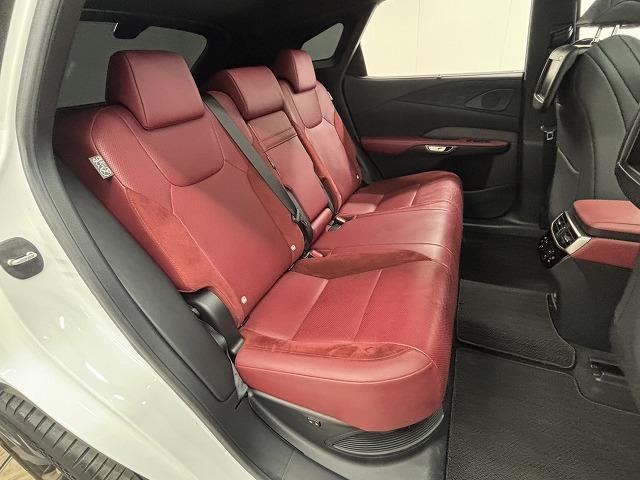 ＲＸ ＲＸ５００ｈ　Ｆスポーツパフォーマンス　ＴＲＤエアロ／パノラマルーフ／ワンオーナー／純正１４型ナビ地デジ／全周囲／デジタルインナーミラー／ＢＳＭ／シートベンチレーション／パーキングアシスト／追従クルコン／パワーバックドア／パワーシート（42枚目）