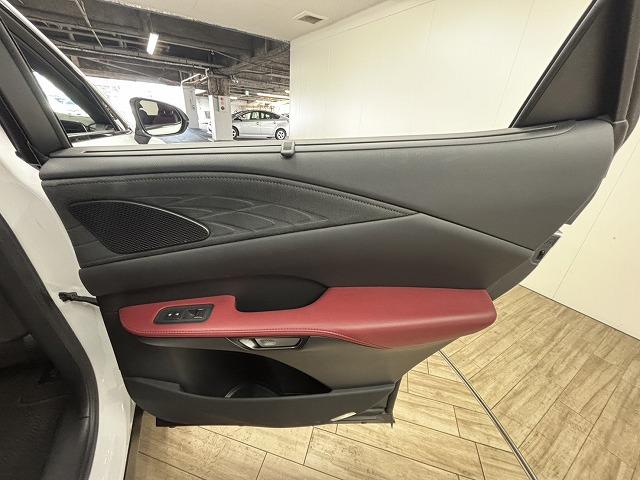 ＲＸ ＲＸ５００ｈ　Ｆスポーツパフォーマンス　ＴＲＤエアロ／パノラマルーフ／ワンオーナー／純正１４型ナビ地デジ／全周囲／デジタルインナーミラー／ＢＳＭ／シートベンチレーション／パーキングアシスト／追従クルコン／パワーバックドア／パワーシート（44枚目）