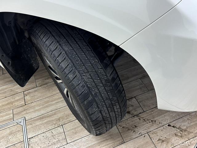 ランドクルーザープラド ＴＸ　Ｌパッケージ　サンルーフ／全周囲／純正ナビ地デジ／黒革／純正ＯＰ１９インチＡＷ／シートベンチレーション／パワーシート／ＢＳＭ／追従クルコン／オートハイビーム／クリアランスソナー／衝突軽減／ＥＴＣ／ＬＥＤヘッドライト（32枚目）