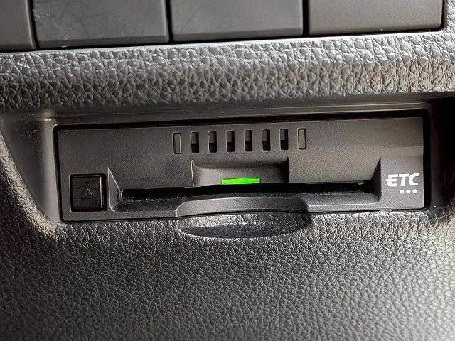 ＲＡＶ４ ハイブリッドＧ　純正９インチナビ／レーダークルコン／パワーバックド／レーンキープアシスト／黒革／パワーシート／シートヒーター／ステアリングヒーター／地デジ／バックカメラ／ＢＳＭ／ＥＴＣ／スマートキー（12枚目）