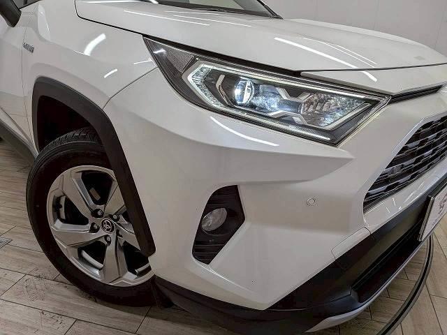 ＲＡＶ４ ハイブリッドＧ　純正９インチナビ／レーダークルコン／パワーバックド／レーンキープアシスト／黒革／パワーシート／シートヒーター／ステアリングヒーター／地デジ／バックカメラ／ＢＳＭ／ＥＴＣ／スマートキー（20枚目）