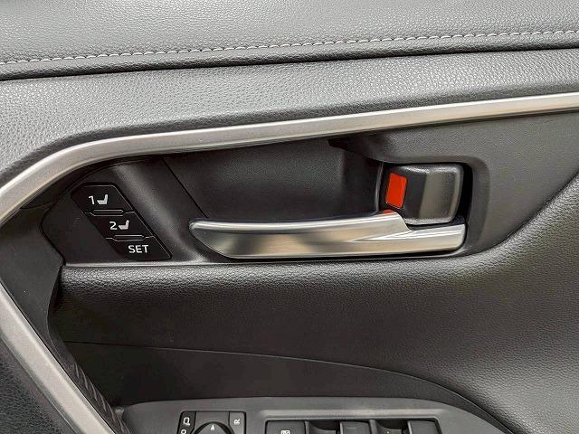 ＲＡＶ４ ハイブリッドＧ　純正９インチナビ／レーダークルコン／パワーバックド／レーンキープアシスト／黒革／パワーシート／シートヒーター／ステアリングヒーター／地デジ／バックカメラ／ＢＳＭ／ＥＴＣ／スマートキー（37枚目）