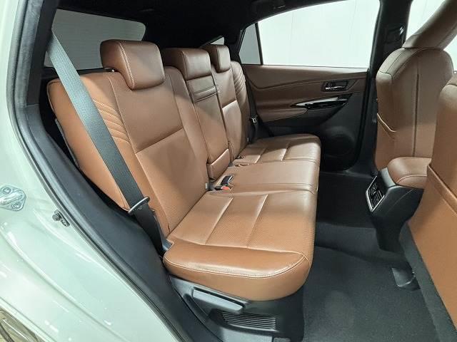 ハリアー プログレス　メタル　アンド　レザーパッケージ　ＴＲＤエアロ／ＪＢＬサウンド／純正９インチナビ／全方位カメラ／茶革シート／ベンチレーション／パワーシート／シートメモリー／レーダークルコン／パワーバックドア／オートハイビーム／電動パーキングブレーキ（6枚目）