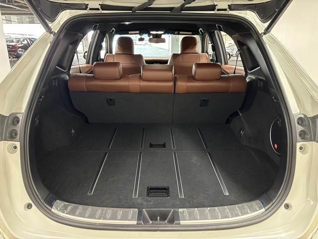 ハリアー プログレス　メタル　アンド　レザーパッケージ　ＴＲＤエアロ／ＪＢＬサウンド／純正９インチナビ／全方位カメラ／茶革シート／ベンチレーション／パワーシート／シートメモリー／レーダークルコン／パワーバックドア／オートハイビーム／電動パーキングブレーキ（13枚目）