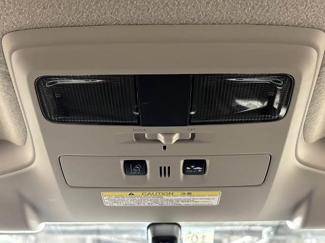 ＸＶ ２．０ｉ－Ｌ　アイサイト　レーダークルコン／レーンキープアシスト／衝突軽減ブレーキ／アイドリングストップ／パワーシート／純正ナビ／地デジ／Ｂｌｕｅｔｏｏｔｈ／ＥＴＣ／スマートキー／プッシュスタート／オートライト（11枚目）