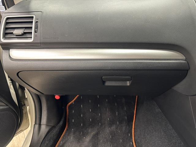 ＸＶ ２．０ｉ－Ｌ　アイサイト　レーダークルコン／レーンキープアシスト／衝突軽減ブレーキ／アイドリングストップ／パワーシート／純正ナビ／地デジ／Ｂｌｕｅｔｏｏｔｈ／ＥＴＣ／スマートキー／プッシュスタート／オートライト（35枚目）