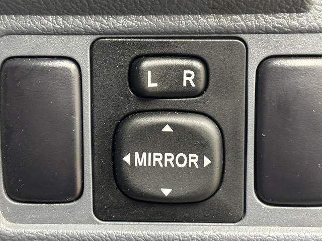 �y�T�C�h�~���[�����@�\�z���E�̃T�C�h�~���[���㉺���E�ɒ������镁�i�̉^�]�ɕK�v�s���ȑ����ł��B