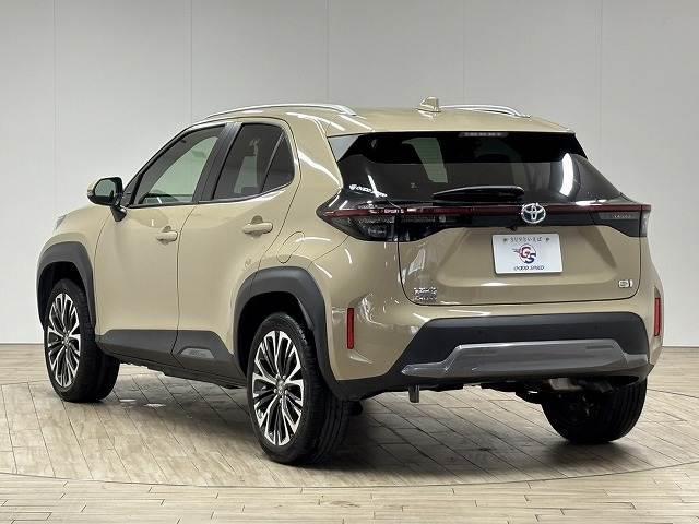 ヤリスクロス ＨＹＢＲＩＤ　Ｚ“Ａｄｖｅｎｔｕｒｅ”　純正８インチナビ／地デジ／全方位カメラ／茶革ハーフレザー／パワーシート／シートヒーター／レーダークルコン／レーンキープアシスト／ＢＳＭ／ＥＴＣ／地デジ／ＬＥＤヘッドライト／オートハイビーム（17枚目）