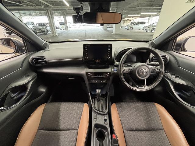 ヤリスクロス ＨＹＢＲＩＤ　Ｚ“Ａｄｖｅｎｔｕｒｅ”　純正８インチナビ／地デジ／全方位カメラ／茶革ハーフレザー／パワーシート／シートヒーター／レーダークルコン／レーンキープアシスト／ＢＳＭ／ＥＴＣ／地デジ／ＬＥＤヘッドライト／オートハイビーム（44枚目）