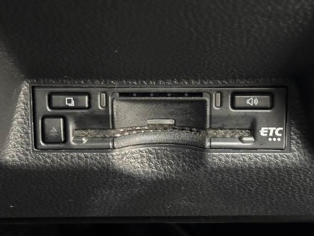 ヤリスクロス Ｚ　純正８インチナビ／全方位カメラ／地デジ／シートヒーター／ステアリングヒーター／レーダークルコン／レーンキープアシスト／ＬＥＤヘッドライト／ＢＳＭ／ＥＴＣ／電動パーキングブレーキ／スマートキー（12枚目）