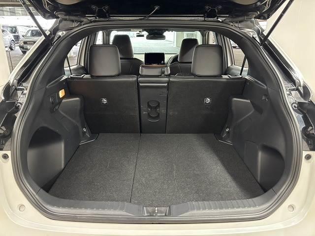 ヤリスクロス Ｚ　純正８インチナビ／全方位カメラ／地デジ／シートヒーター／ステアリングヒーター／レーダークルコン／レーンキープアシスト／ＬＥＤヘッドライト／ＢＳＭ／ＥＴＣ／電動パーキングブレーキ／スマートキー（13枚目）