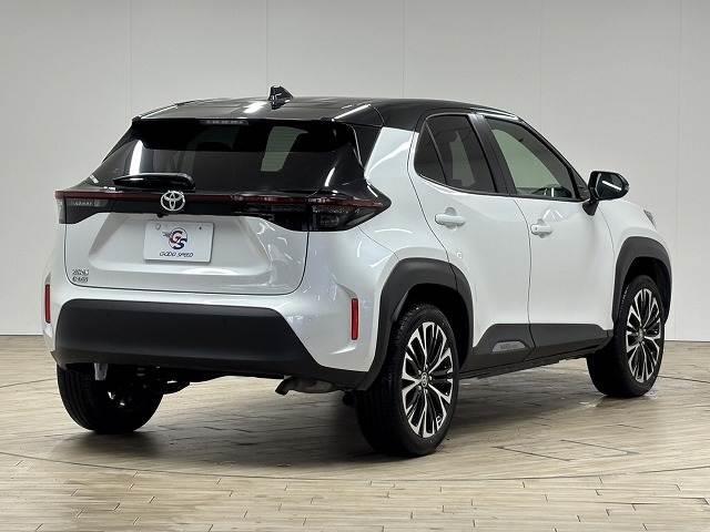 ヤリスクロス Ｚ　純正８インチナビ／全方位カメラ／地デジ／シートヒーター／ステアリングヒーター／レーダークルコン／レーンキープアシスト／ＬＥＤヘッドライト／ＢＳＭ／ＥＴＣ／電動パーキングブレーキ／スマートキー（16枚目）