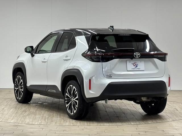 ヤリスクロス Ｚ　純正８インチナビ／全方位カメラ／地デジ／シートヒーター／ステアリングヒーター／レーダークルコン／レーンキープアシスト／ＬＥＤヘッドライト／ＢＳＭ／ＥＴＣ／電動パーキングブレーキ／スマートキー（17枚目）